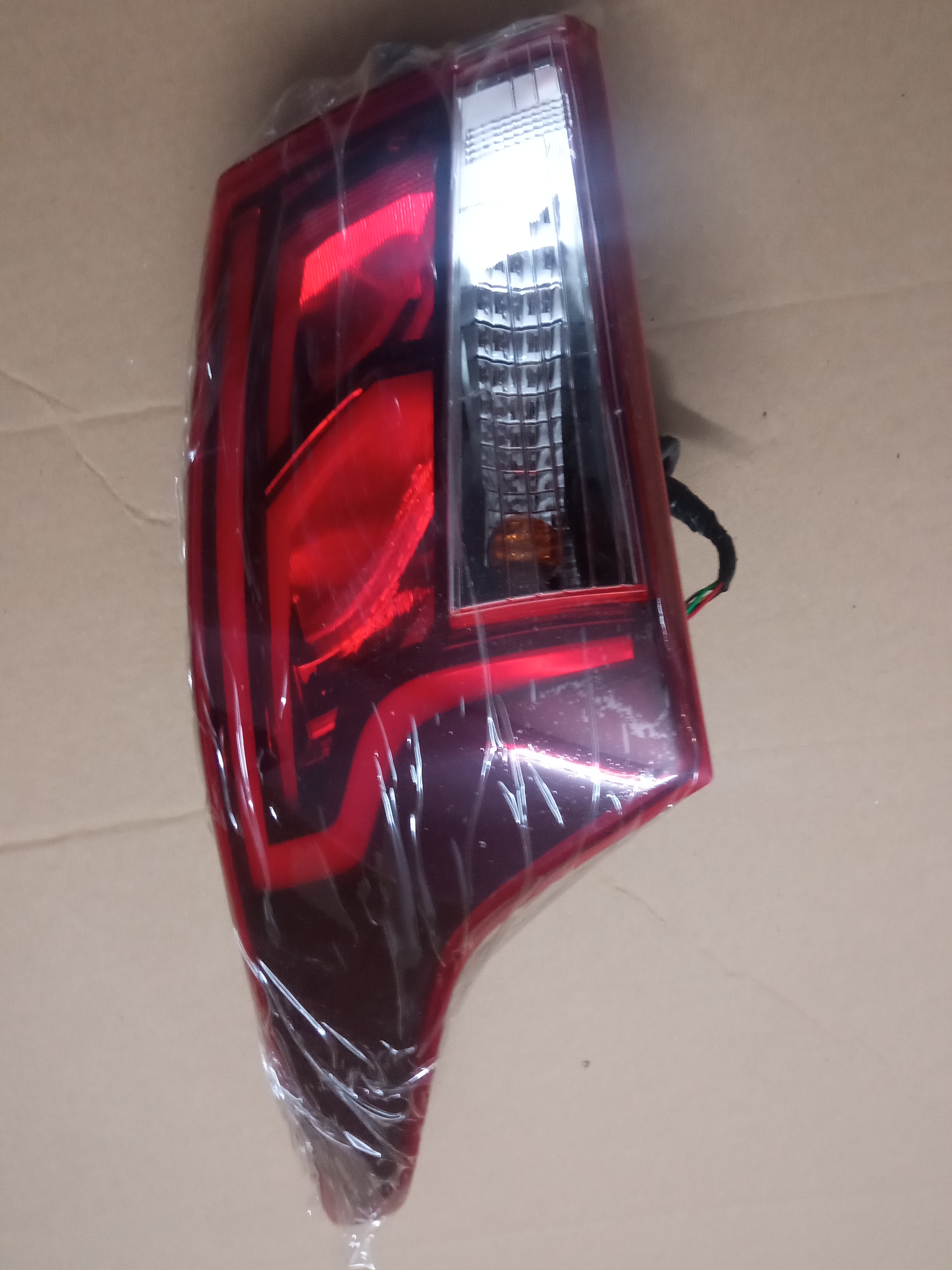HYUNDAI VERNA FLUIDIC LAMP ASSY REAR COMB OUTSIDE,LH 92401H6600 STOCKID 2059