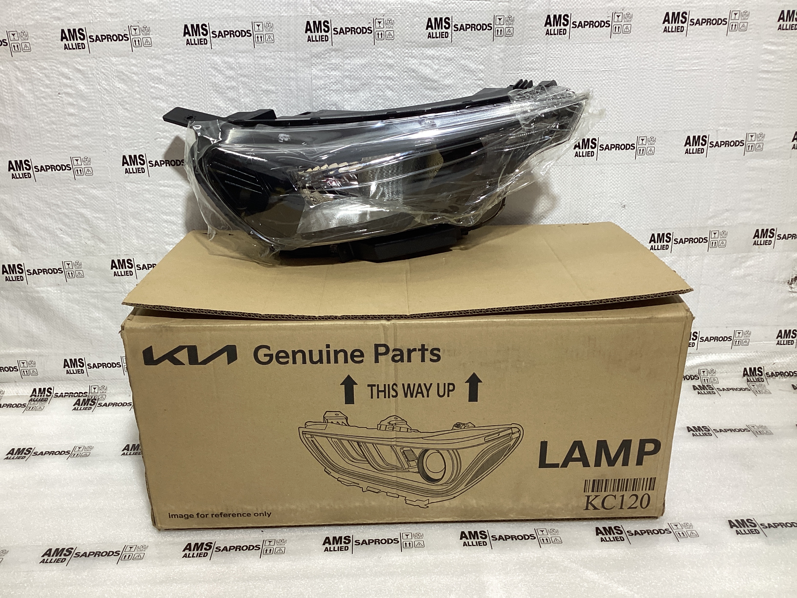 KIA SONET LAMP ASSY  HEAD RH 92102CC000 STOCKID 2915